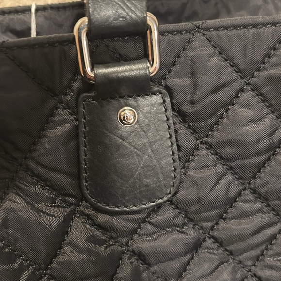 Excellent Chanel Paris New York Tote - Picture 14 of 15